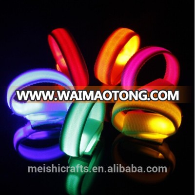 2015 LED Bracelet Light Up Glow Glowing Wristband Bracelet Disco Party Bar Multi Color